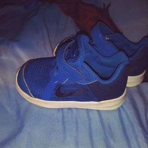 Size 6 c boys nikes
